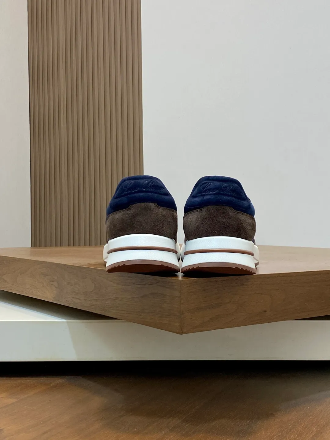 💰740 Loro Piana - Classic casual shoes, men's lace-up casual shoes and sneakers, high-quality lightweight and comfortable fabrics, suitable for outdoor leisure, the color scheme is young and energetic, and it looks great with sportswear or casual suits! Code number: 39-44 (38, 45, 46, can be customized